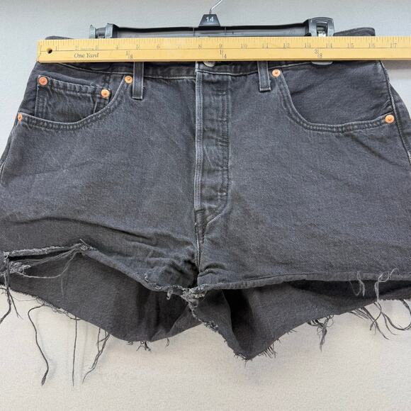 Levi's 501XX Shorts Women's 32 (14) Black 2.5" Short Button Fly Classic Raw Hem - Picture 8 of 13